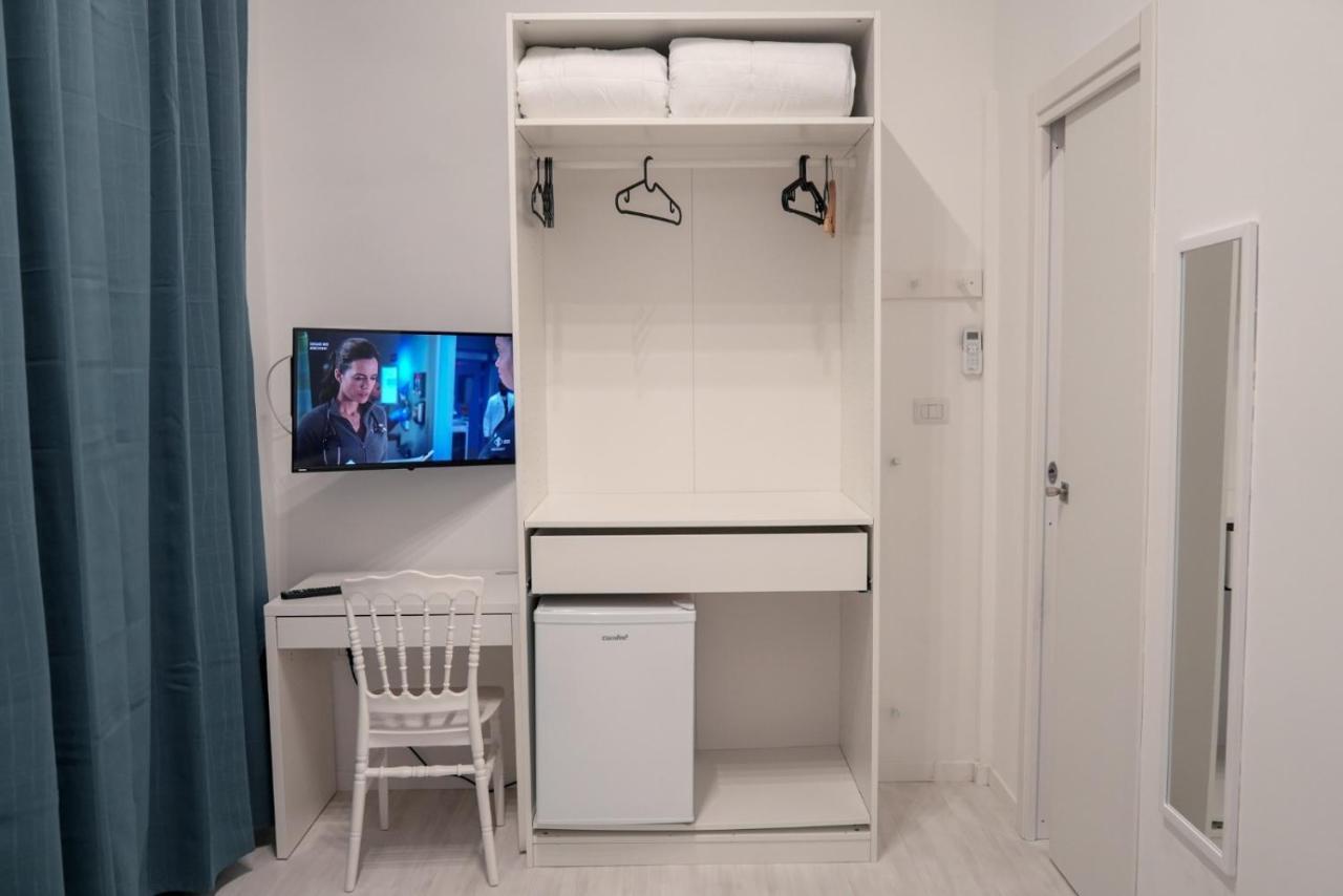 Il Salotto Di Chiaia Hotel Наполи Екстериор снимка