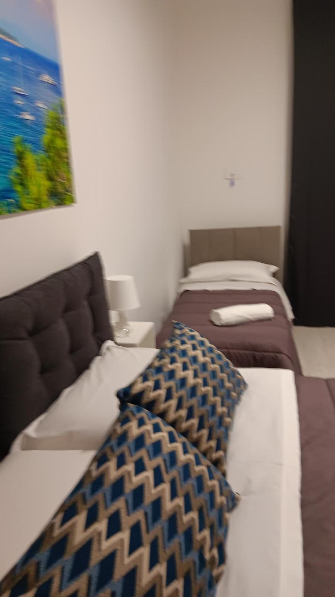 Il Salotto Di Chiaia Hotel Наполи Екстериор снимка